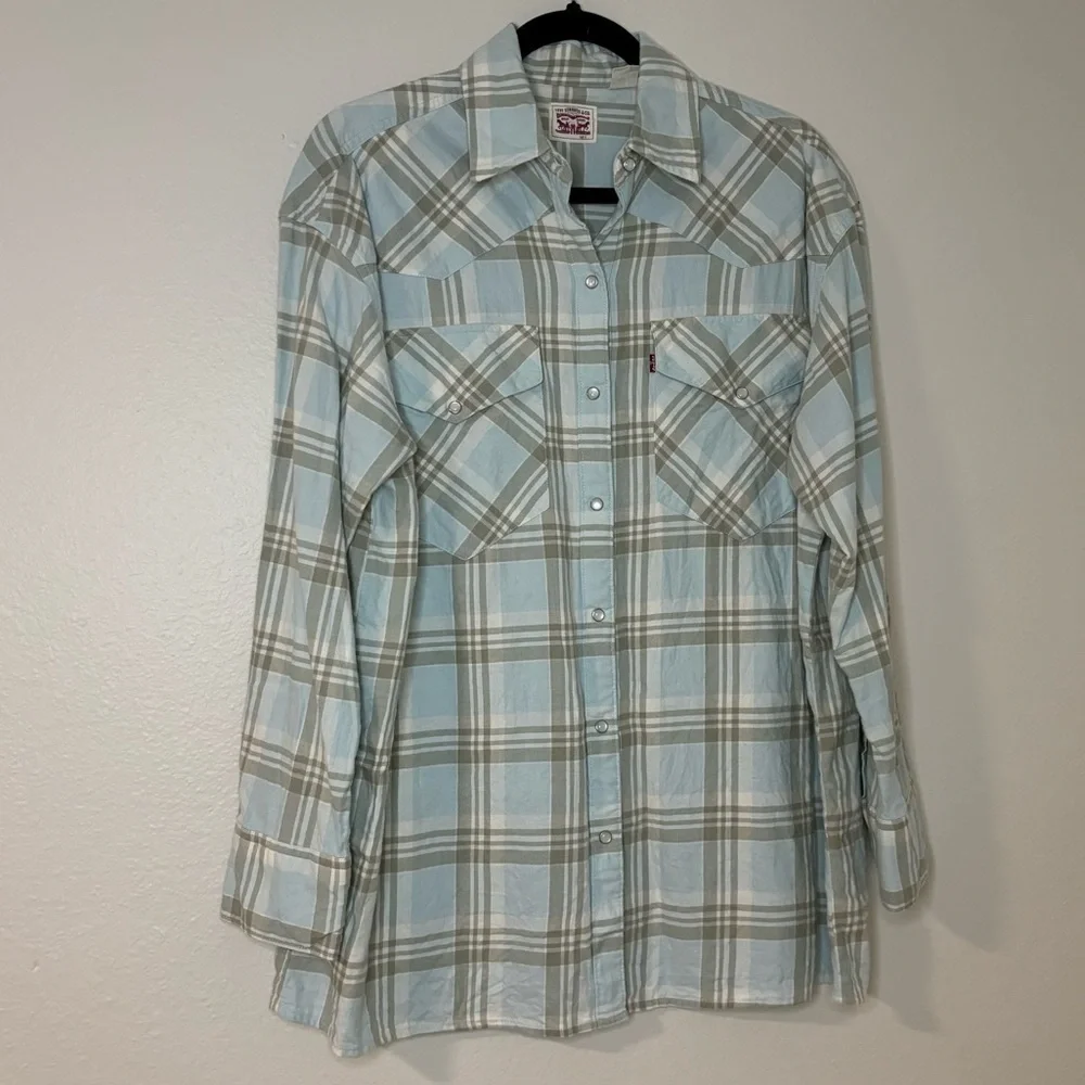 Levi’s Men Light Blue Plaid Long Sleeve Soft Flannel Shirt